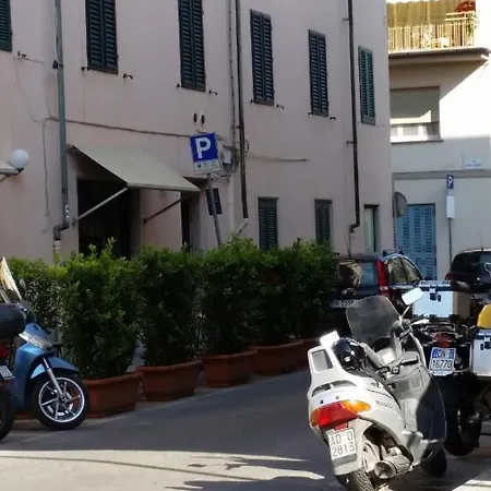 Casa Di Titta Vicino Al Mare Holiday home Viareggio